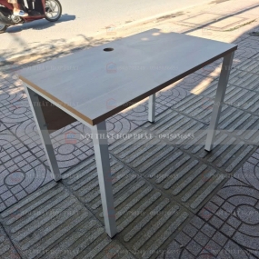 Bàn Làm Việc Chân Sắt BLVCS030 