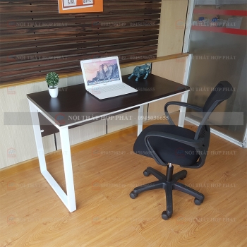 Bàn Làm Việc Chân Sắt BLVCS021 