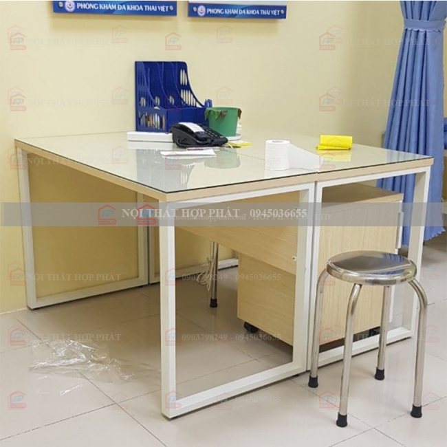 Bàn Làm Việc Chân Sắt BLVCS009 