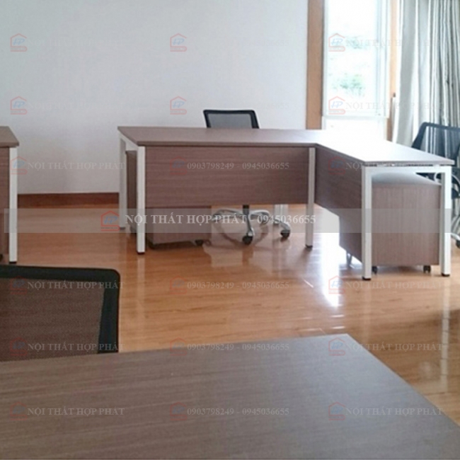 Bàn Làm Việc Chân Sắt BLVCS010 