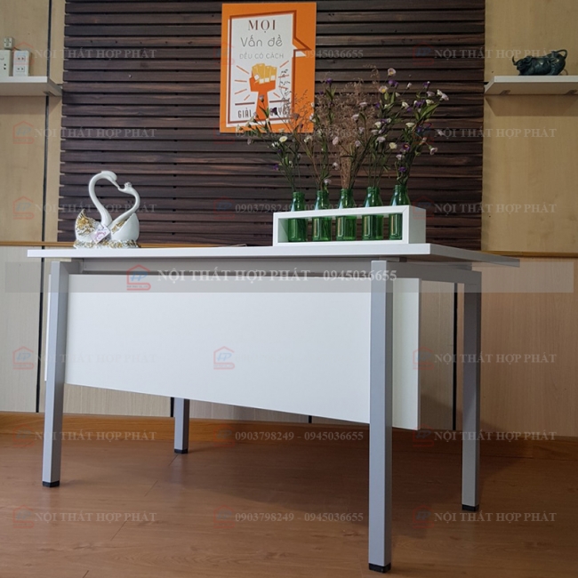 Bàn Làm Việc Chân Sắt BLVCS013 