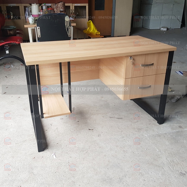 Bàn Làm Việc Chân Sắt BLVCS015 