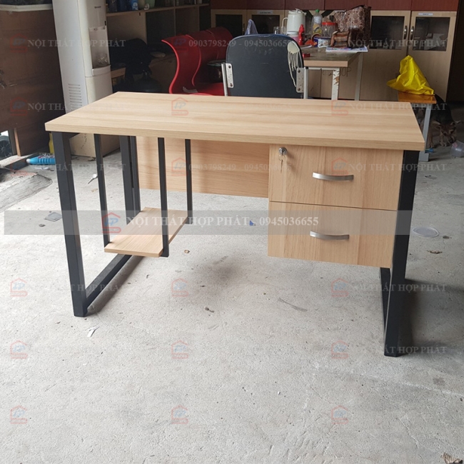 Bàn Làm Việc Chân Sắt BLVCS015 