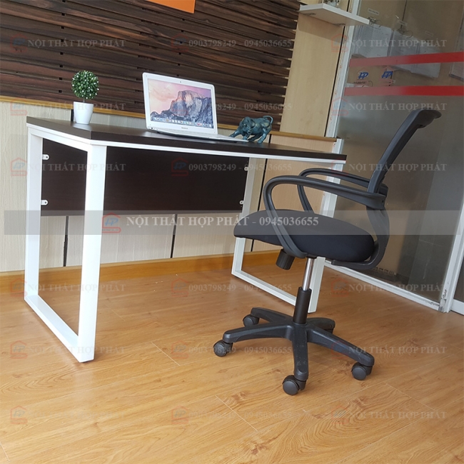Bàn Làm Việc Chân Sắt BLVCS021 