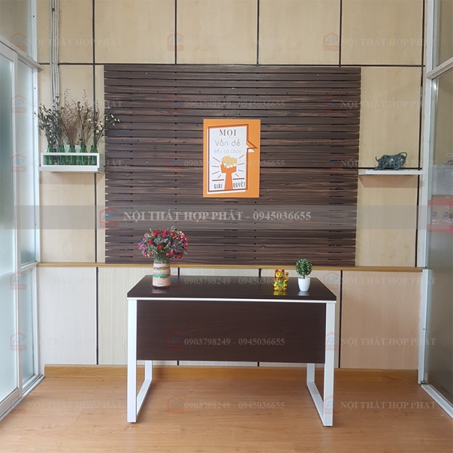Bàn Làm Việc Chân Sắt BLVCS021 