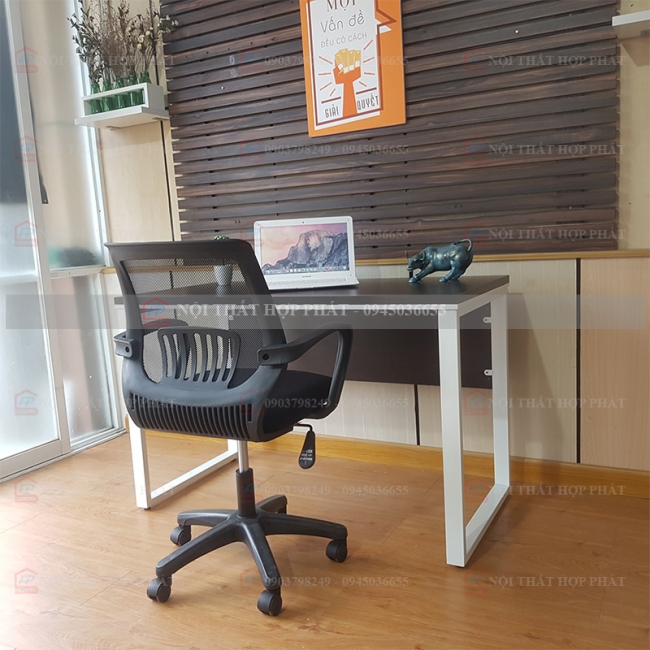 Bàn Làm Việc Chân Sắt BLVCS021 