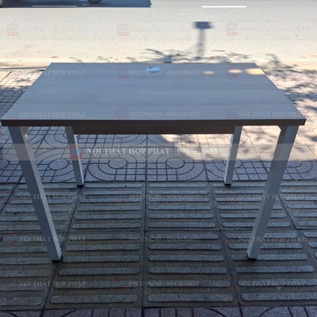 Bàn Làm Việc Chân Sắt BLVCS030 